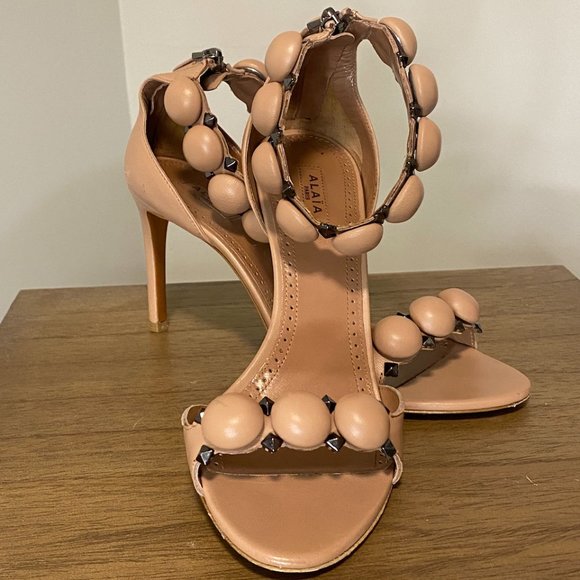 ALAÏA LA BOMBE ANKLE BRACELET SANDALS HIGH HEELS SZ 38 - Fit like 8.5 - - Picture 1 of 3